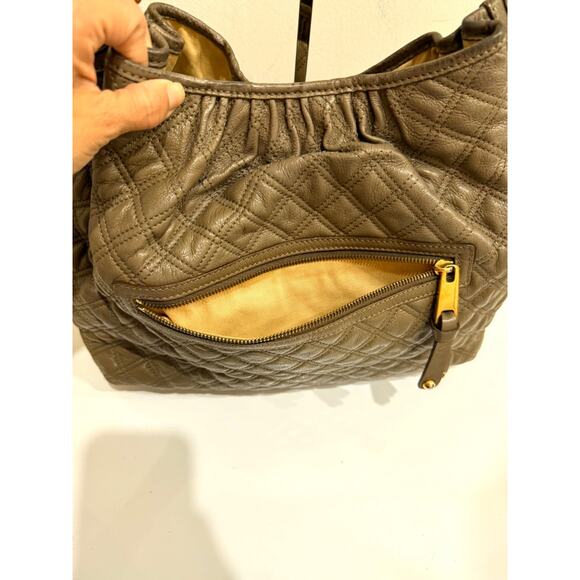 Marc Jacobs Quilted Leather Chain Stam Hobo Bag Olive Taupe Women's - Picture 5 of 16